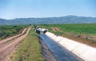 وجود ۱۲۰۰ کیلومتر کانال آبیاری در استان/ فریب ظاهر اغواگر کانال‌های آب را نخورید
