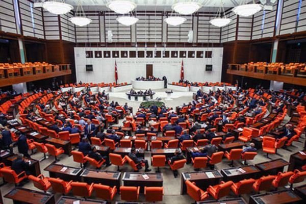پنجمین تمدید وضعیت فوق العاده در ترکیه برای تصویب به پارلمان رفت
