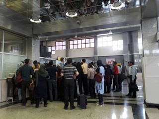 سرگردانی و بلاتکلیفی ۶۰ نفر از مسافران پرواز شهرکرد به مشهد