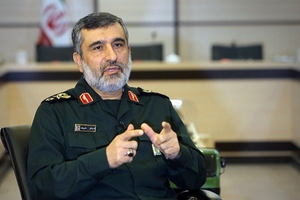 سردار حاجی زاده در اجلاس بزرگ بسیج اساتید تهران از توان دفاعی و موشکی کشور می گوید 