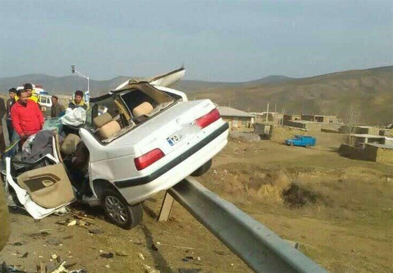 واژگونی خودرو در شهرستان چگنی دو کشته بر جا گذاشت