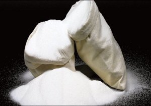  ۲۵ تن شکر قاچاق وتاریخ مصرف گذشته درالیگودرز توقیف شد 
