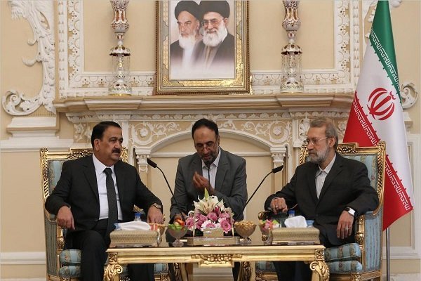 لاریجانی: دولت عراق باید از تمامیت ارضی خود دفاع کند
