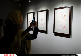 رونمایی از سی اثرنگارگری وخوشنویسی با موضوع زندگی و سیره امام رضا