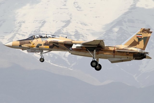 مانور دیدنی خلبان ایرانی با F-14 + فیلم