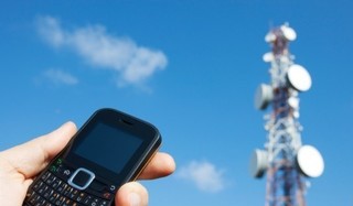 مشکل آنتن دهی تلفن با نصب دکل و سایت اپراتورهای تلفن همراه رفع می‌شود