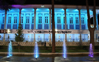 استفاده از ظرفیت هنرستان هنرهای زیبای اصفهان برای تربیت نیروهای انقلابی