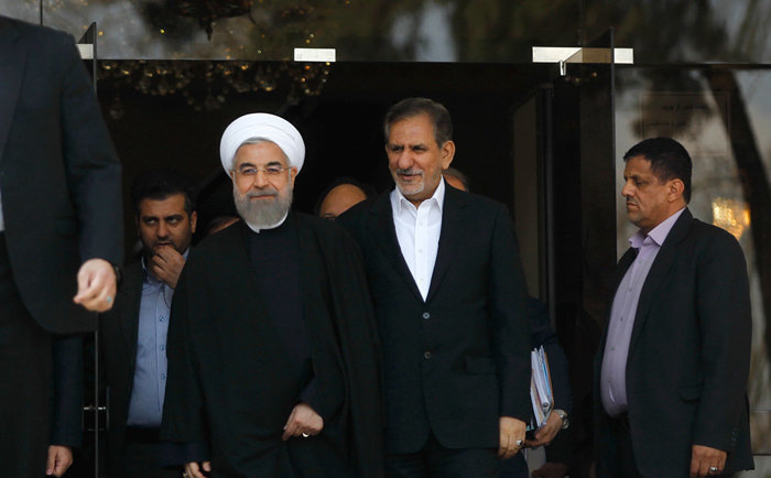جهانگیری نمی‌تواند از وزیر پیشنهادی صمت دفاع کند، آقای روحانی از قرنطینه بیرون بیاید
