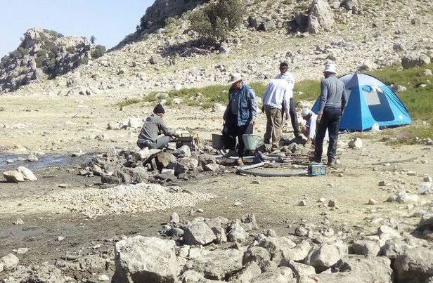 چاه های ۱۰۰ ساله کوه مانشت ایلام احیا شد
