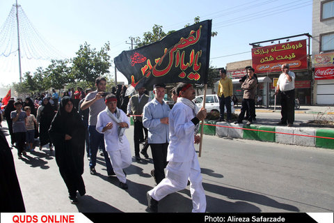 اعزام کاروان زائران پیاده از مشهد به کربلا/ عکس خبری