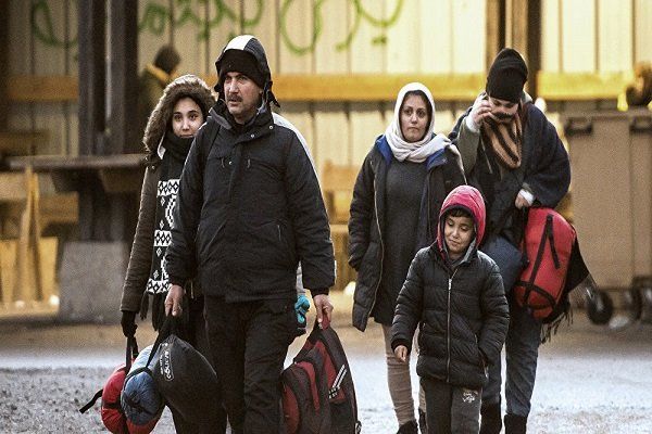 فرانسه به پناهجویان خواهان بازگشت ۲۵۰۰ یورو می‌دهد
