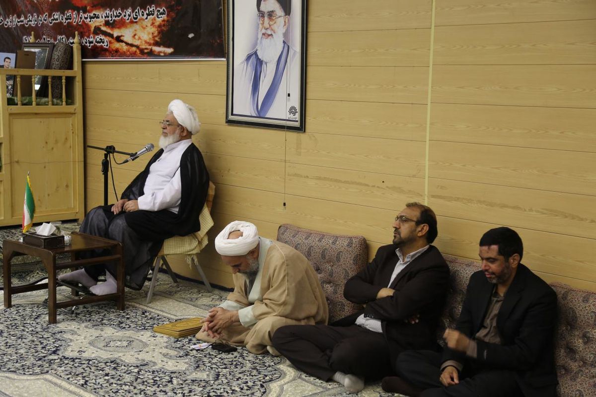 انقلاب اسلامی به دنبال پیاده کردن احکام اسلام در جامعه است