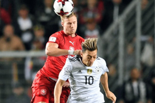 آلمان با پیروزی بر چک به جام جهانی صعود کرد/ امیدواری ایرلند شمالی