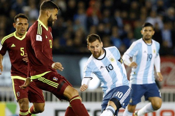 آرژانتین در آستانه از دست دادن جام جهانی/ اروگوئه به رده دوم صعود کرد