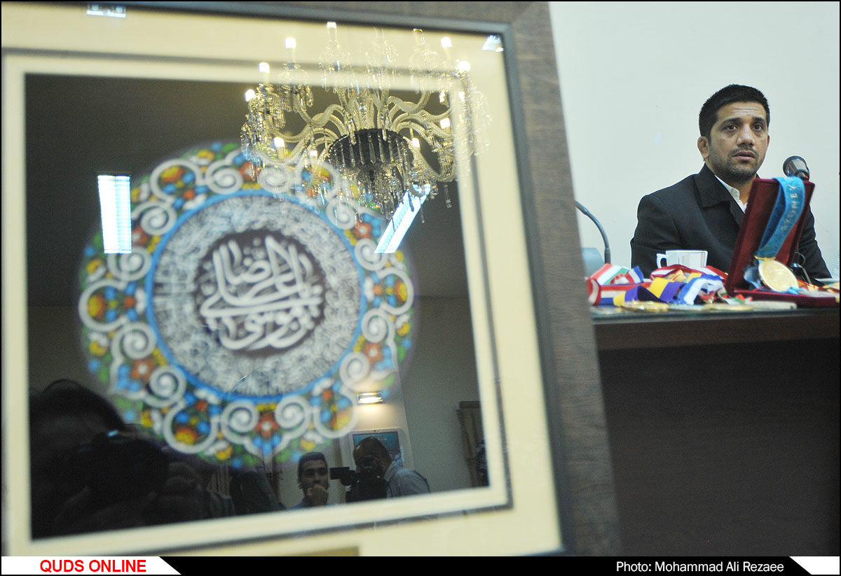 مراسم اهدای مدال های علیرضا دبیر به موزه آستان قدس رضوی