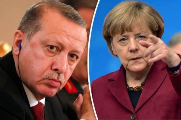 مرکل هشدار ترکیه در مورد سفر به آلمان را به باد انتقاد گرفت
