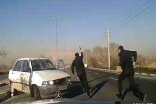 فیلم/ تعقیب و گریز سارقان در تهران/ شلیک گلوله به سمت خودروی سارقان