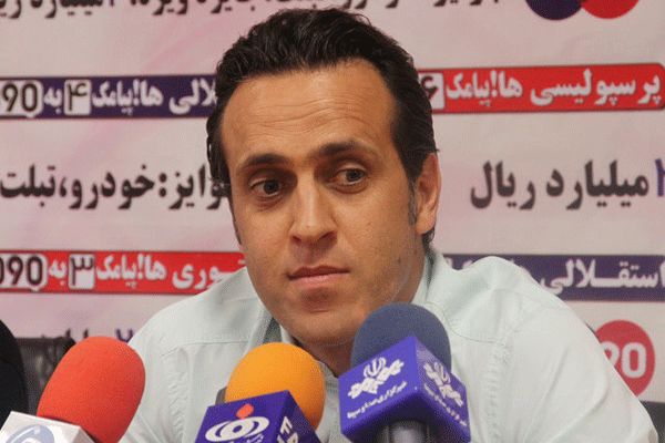 حکم علی کریمی از باشگاه نفت تهران اعلام شد