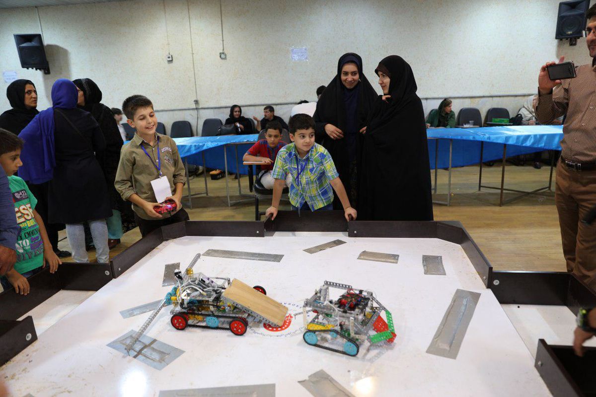 هفتمین المپیاد ربات‌های آموزشی آریاناکاپ در سطح کشوری برگزار شد