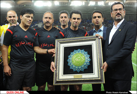 تیم فوتبال منتخب مشهد در دیدار افتتاحیه ورزشگاه امام رضا(ع) برابر منتخب کربلا به برتری رسید. /گزارش تصویری
