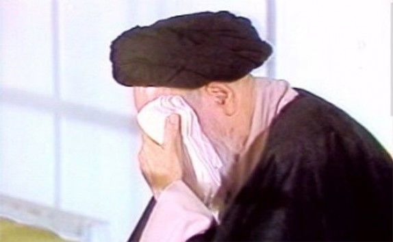 منقلب شدن امام خمینی(ره) از اقدام شجاعانه مادر یک شهید + فیلم