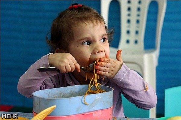 تغذیه کودک بسیار مهم تر از تغذیه بزرگسالان است
