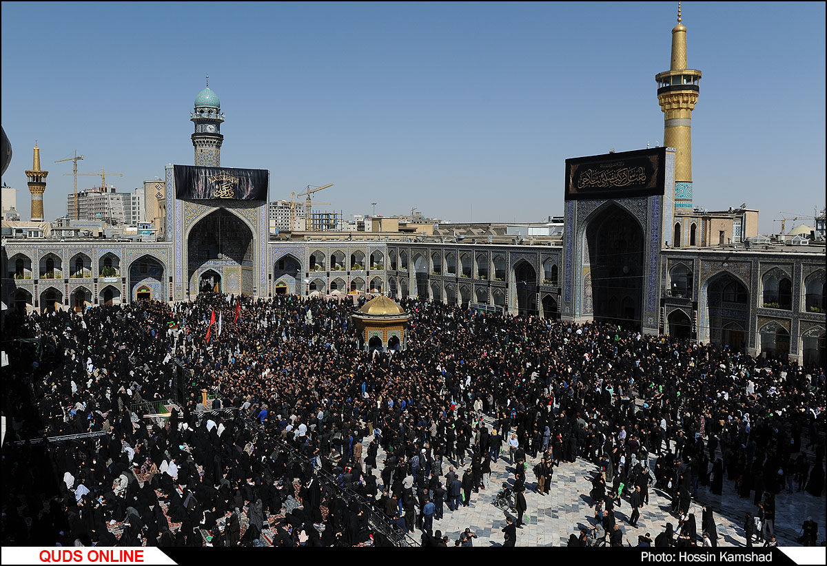بزرگ‌ترین اجتماع هیئت‌های مذهبی روز تاسوعا در حرم رضوی برگزار شد /گزارش تصویری
