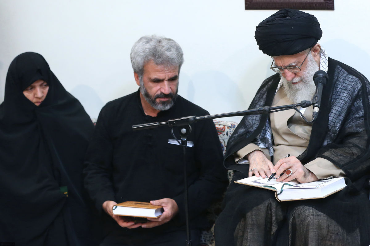 رهبر معظم انقلاب اسلامی در دیدار خانواده شهید محسن حججی