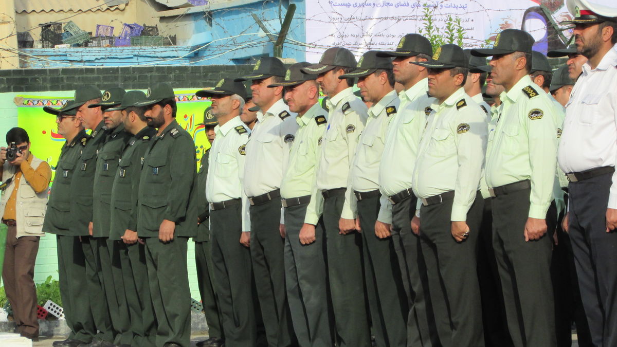 برگزاری رژه یگان‌ های نیروی انتظامی گچساران
