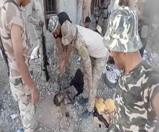 نجات کودکان قربانی داعش از زیر آوار توسط ارتش عراق + فیلم