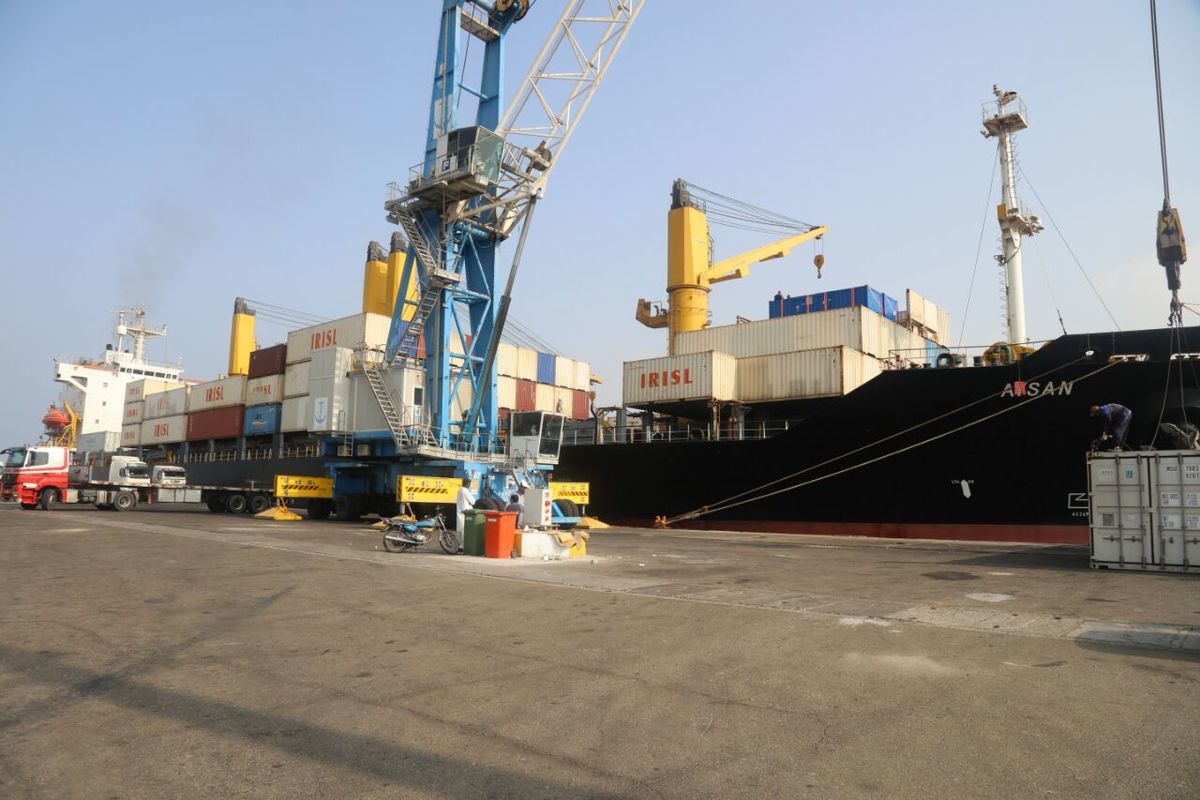 ورود کشتی حامل تجهیزات طرح توسعه بندر شهید بهشتی به بندر چابهار