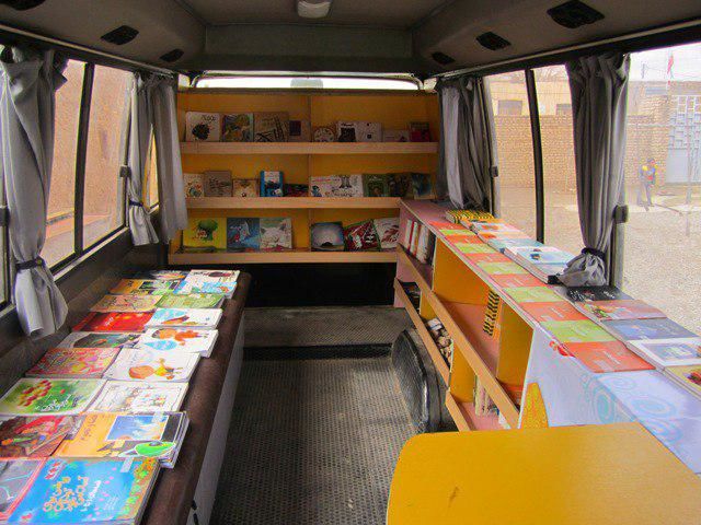 کتابخانه های سیار، لذت مطالعه را به بچه های روستا هدیه می کنند