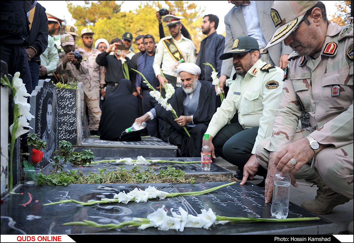 غبارروبی و عطرافشانی مزار شهدا در آخرین روز از هفته ناجا در بهشت رضای مشهد انجام شد/گزارش تصویری