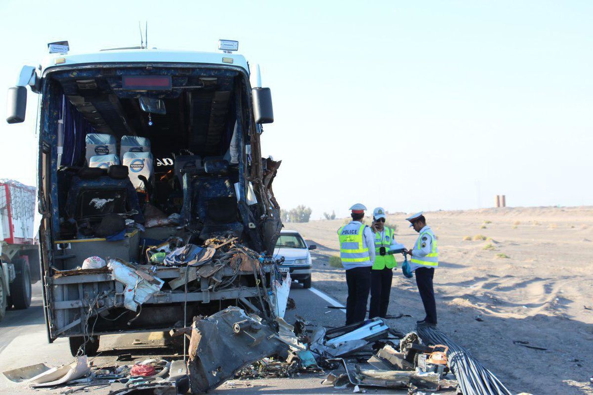تصادف اتوبوس محور فهرج _ زاهدان با یک کشته و ۹ مجروح
