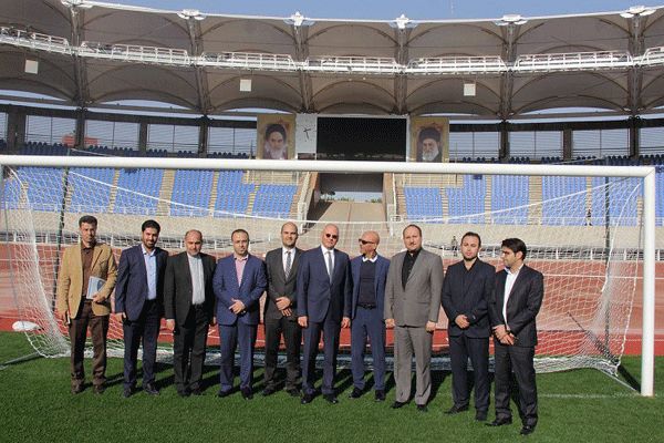 بازدید سفیر آلمان از ورزشگاه امام رضا (ع) + عکس
