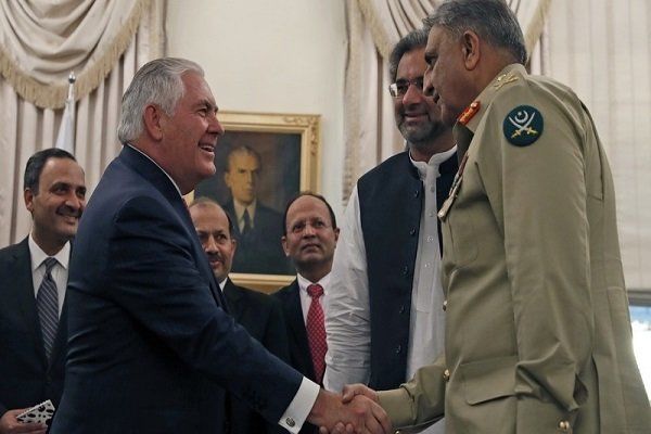 تیلرسون با نخست وزیر پاکستان دیدار کرد
