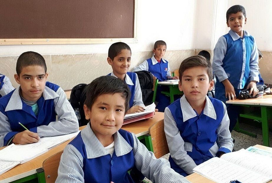 دانش اندوزی رایگان دانش آموزان افغان در سمنان 