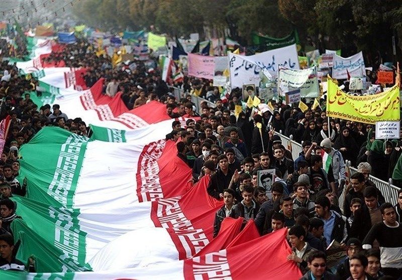 حضور بیش از ۸ هزار دانش آموز اصفهانی در راهپیمایی ۱۳ آبان