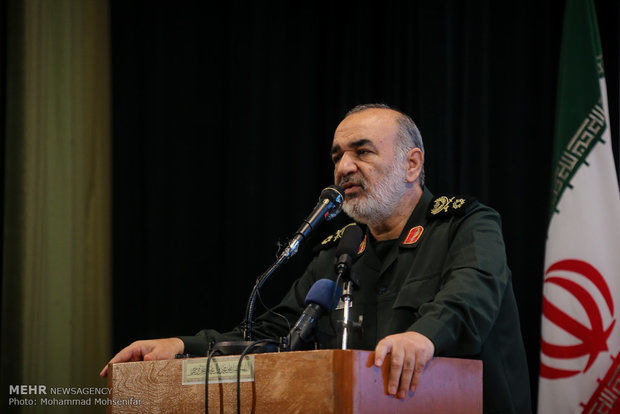 سردار سلامی: می‌توانیم منافع دشمن را در هر نقطه که باشد نابود کنیم/ تحریم‌ها نمی‌تواند مانع پیشرفت ایران شود