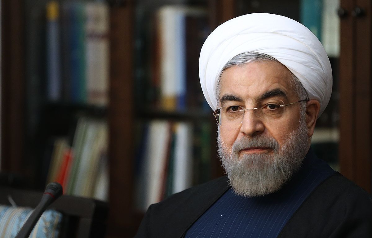 روحانی: عزت ملت و نیروهای مسلح از اهداف انقلاب اسلامی است/دولت به حمایت از نیروهای مسلح ادامه می‌دهد