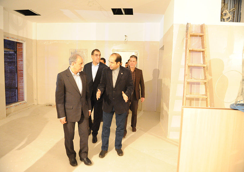بازدید وزیر بهداشت و شهردار تهران از مراکز بهداشتی و درمانی تهران
