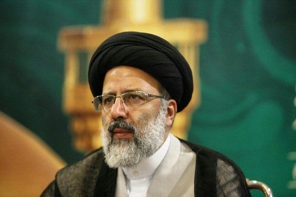 دستور حجت الاسلام رئیسی به بخش‌های متولی امر امداد در آستان قدس برای کمک به زلزله‌زدگان
