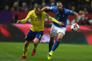 سوئد برابر ایتالیا پیروز شد/ کابوس از دست دادن جام جهانی برای یاران بوفون
