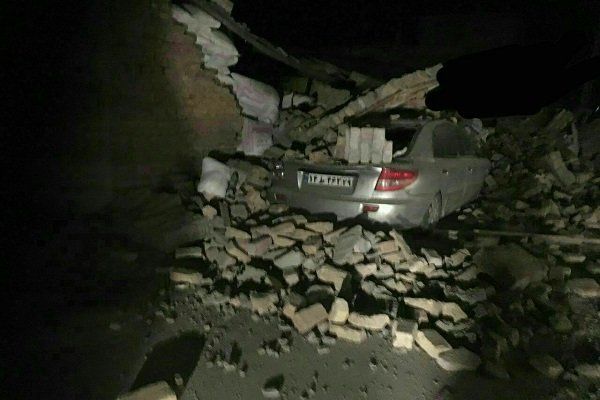 ۲ نفر در قصرشیرین زیر آوار ناشی از زلزله فوت کردند