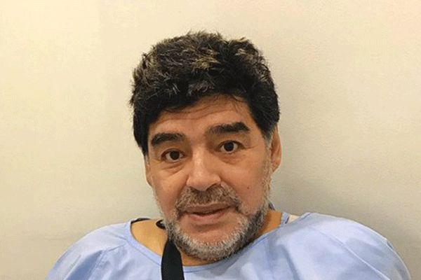 مارادونا در امارات زیر تیغ جراحان رفت