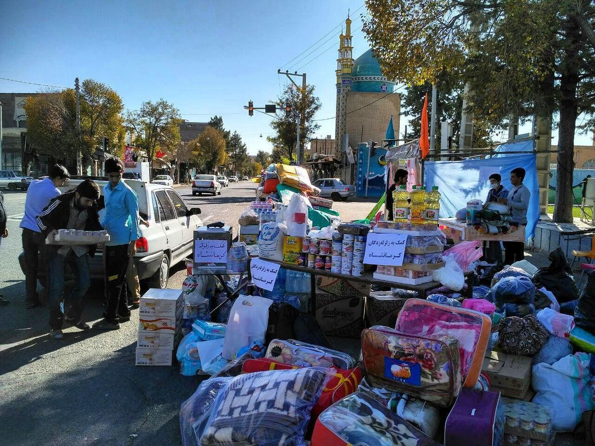 تداوم ارسال کمک‌های خودجوش مردم اصفهان به مناطق زلزله‌زده