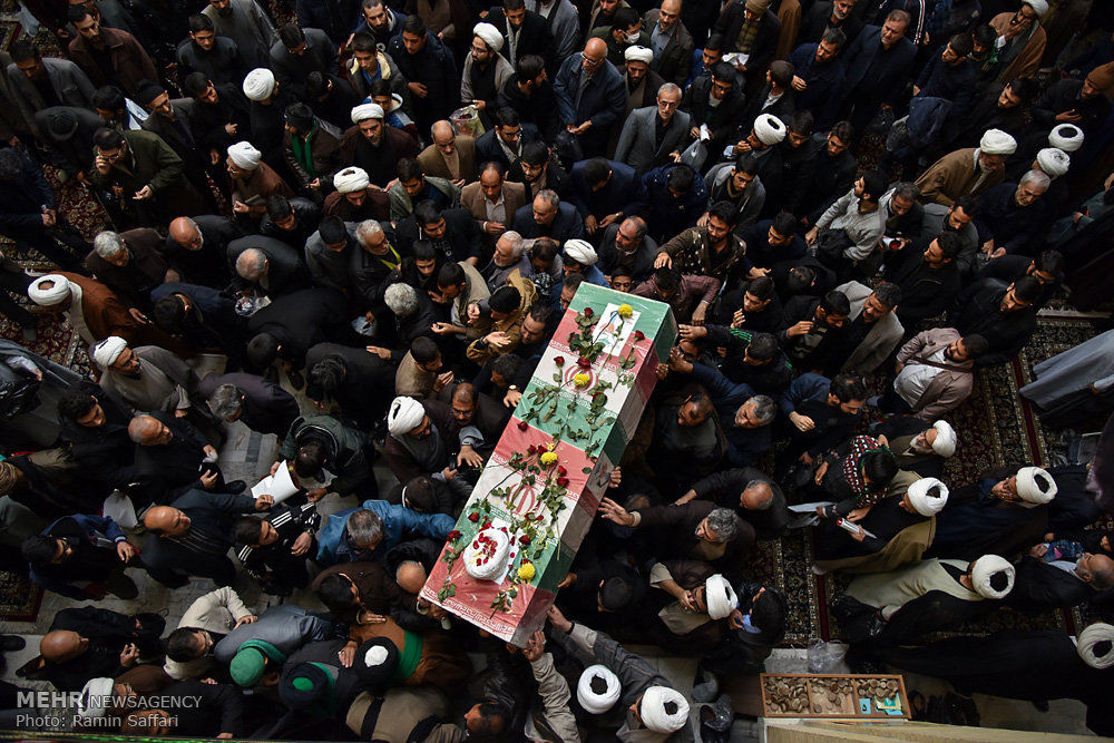 مراسم تشییع پیکر سه شهید مدافع حرم و یک شهید دفاع مقدس در حرم مطهر رضوی