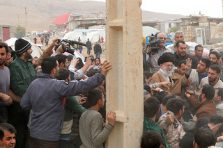 بازدید رهبر معظم انقلاب از مناطق زلزله زده کرمانشاه/گزارش تصویری