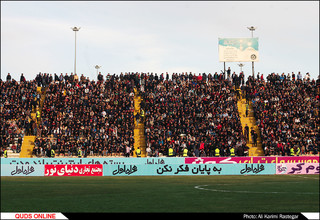 بازگشت خداداد عزیزی به فوتبال مشهد!