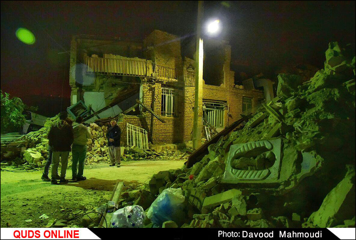 اعزام ۱۸ دستگاه کامیون حاوی کمک‌ مردم سمنان به مناطق زلزله زده